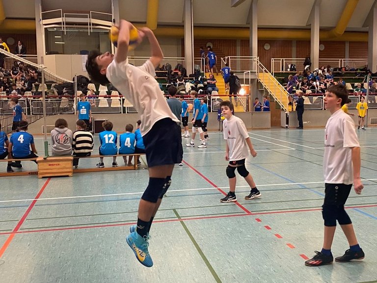 Volleyball_B_3.jpg 